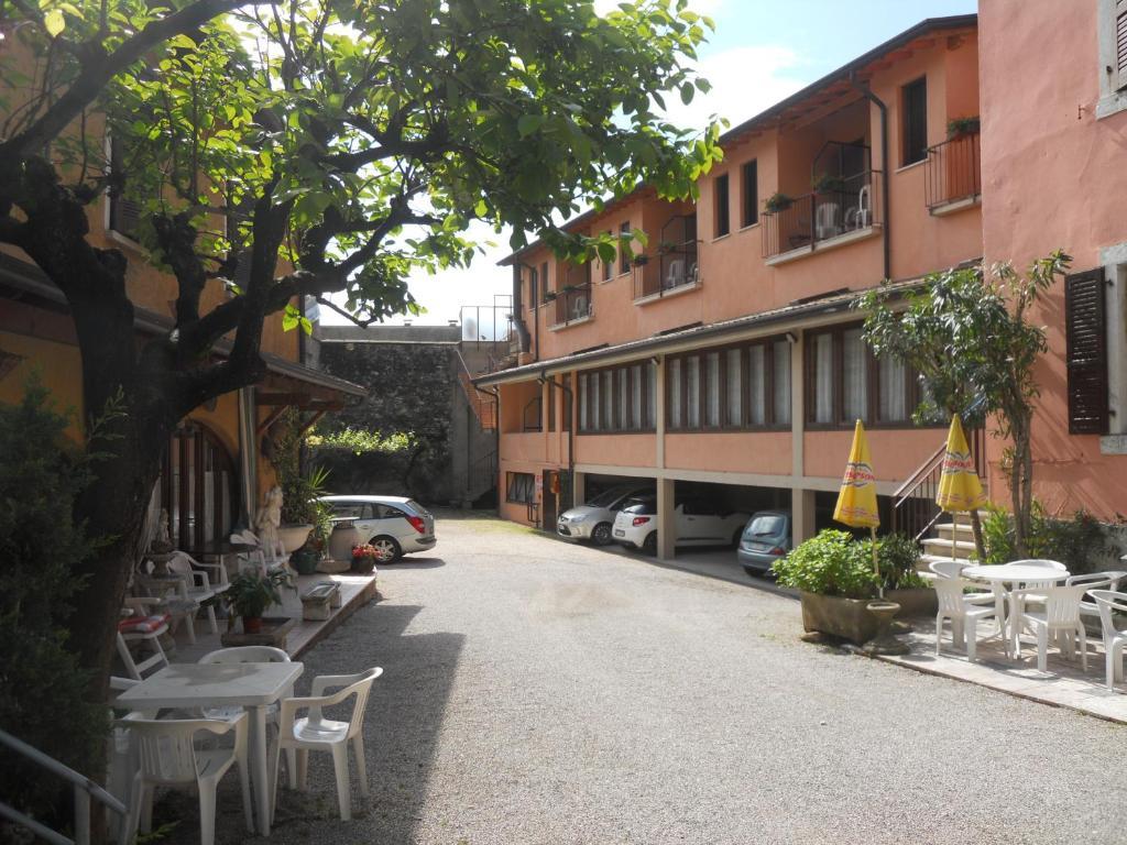 Albergo Giardino Toscolano Maderno Dış mekan fotoğraf