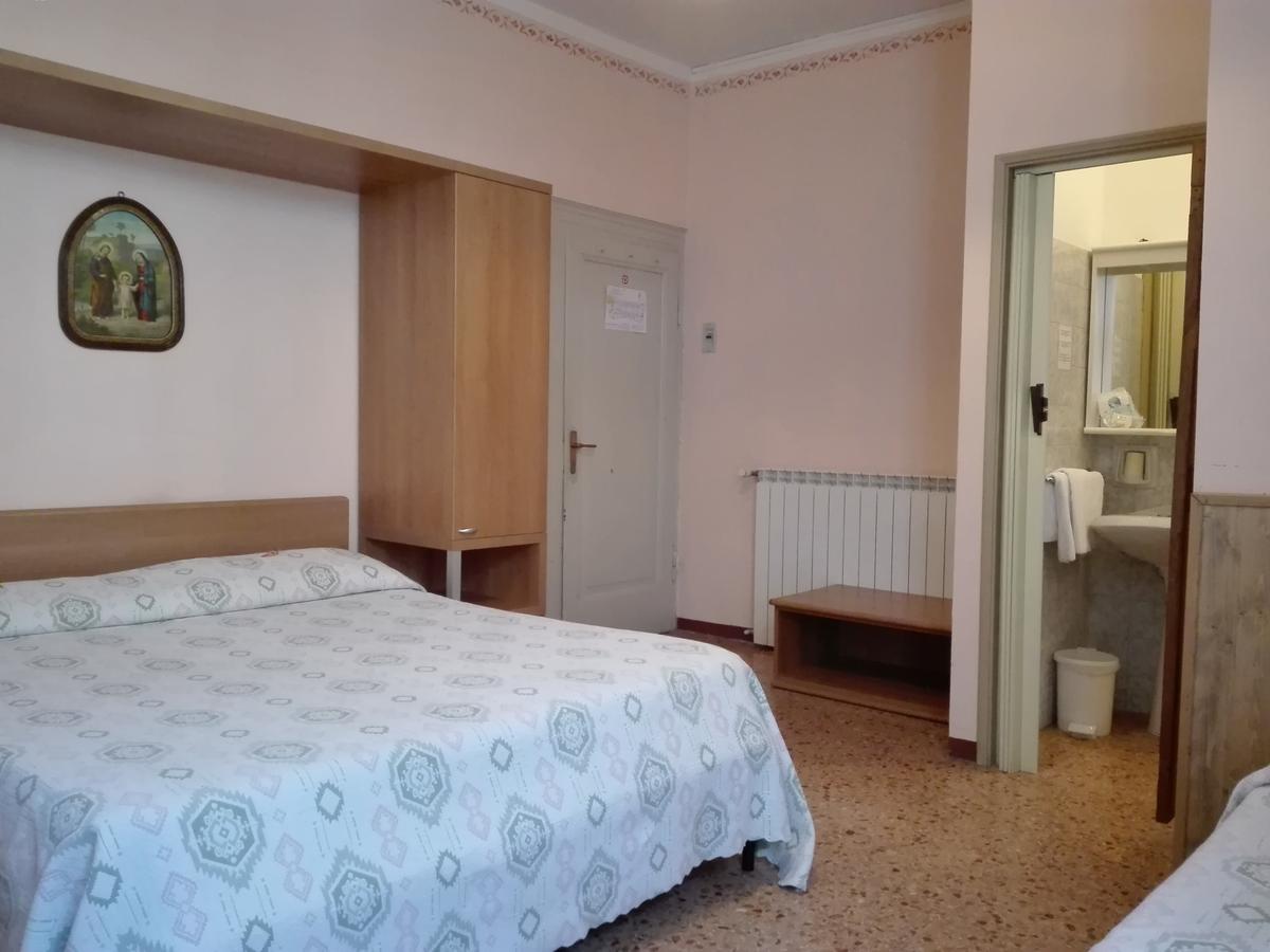Albergo Giardino Toscolano Maderno Dış mekan fotoğraf