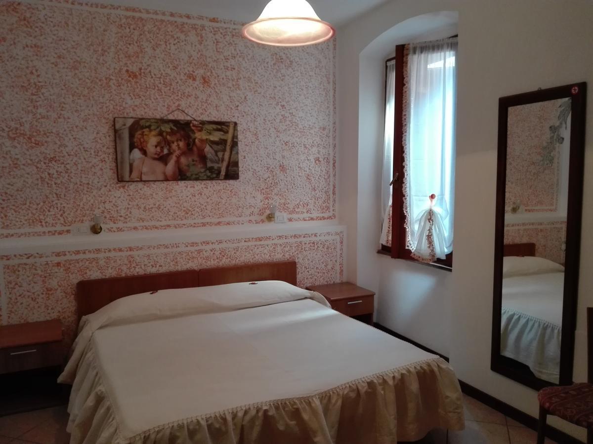 Albergo Giardino Toscolano Maderno Dış mekan fotoğraf