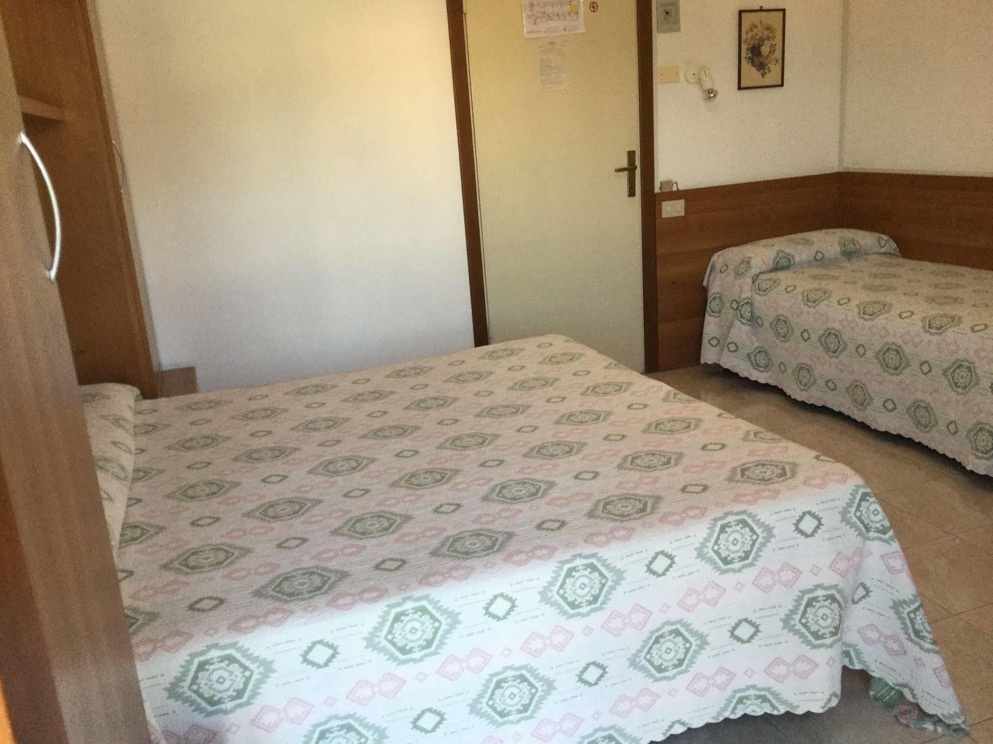 Albergo Giardino Toscolano Maderno Dış mekan fotoğraf
